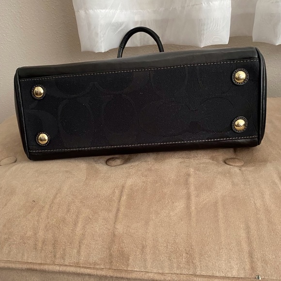 Black Coach purse with dust bag. - Picture 4 of 7